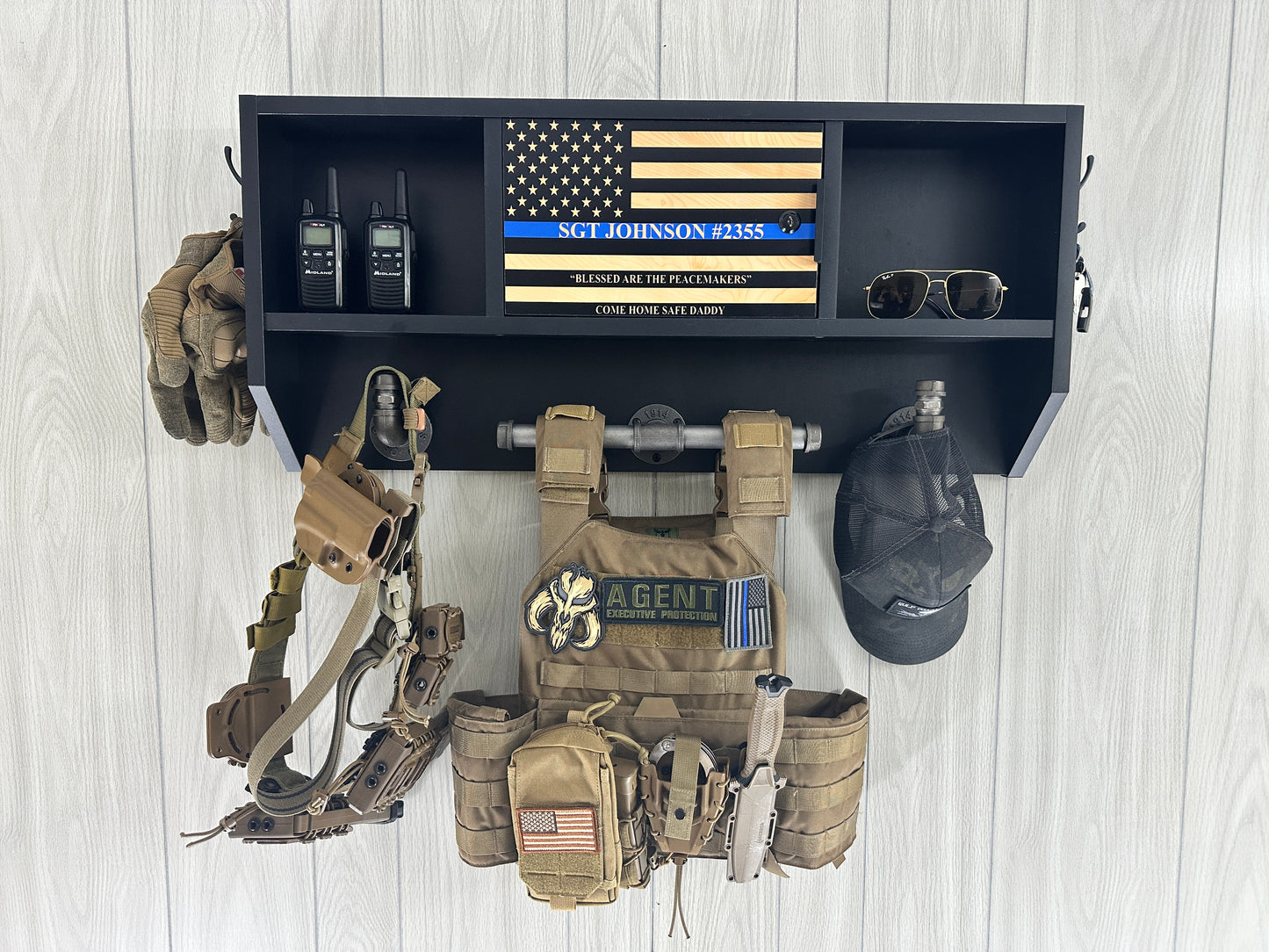 Hybrid Gear rack with lockbox integration THIN LINE FLAG