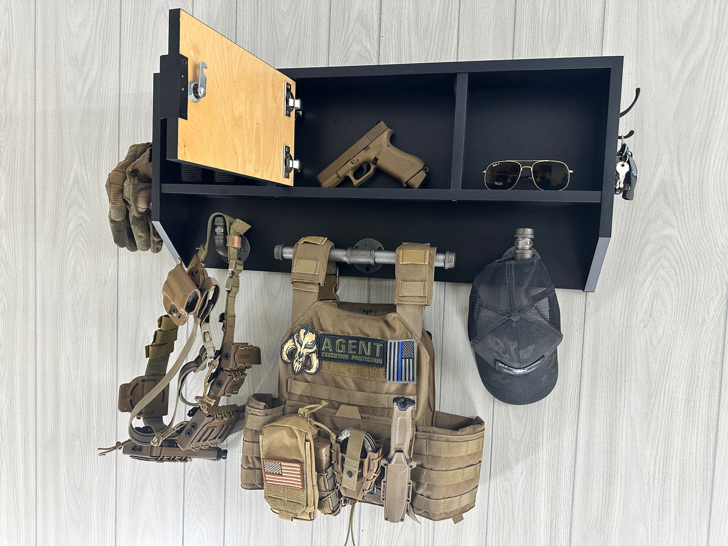 Hybrid Gear rack with lockbox integration THIN LINE FLAG