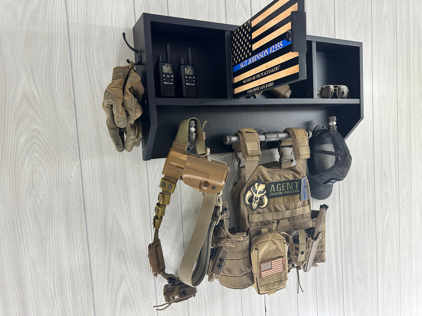 Hybrid Gear rack with lockbox integration THIN LINE FLAG